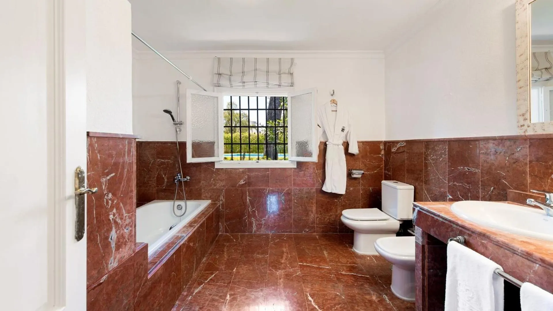 Tas Chill - Puente Romano Marbella Beach Front Apartment